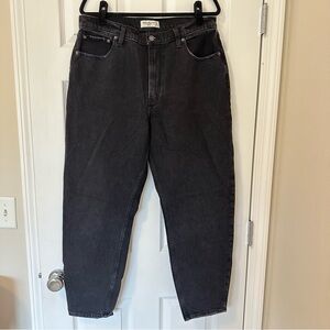 Abercrombie 80’s Mom High Rise Jean Size 14R
